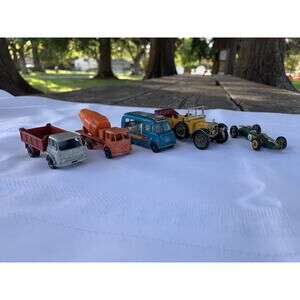 Vintage lot of 5 Matchbox Lesney Made in England